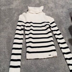 Hollister turtle neck